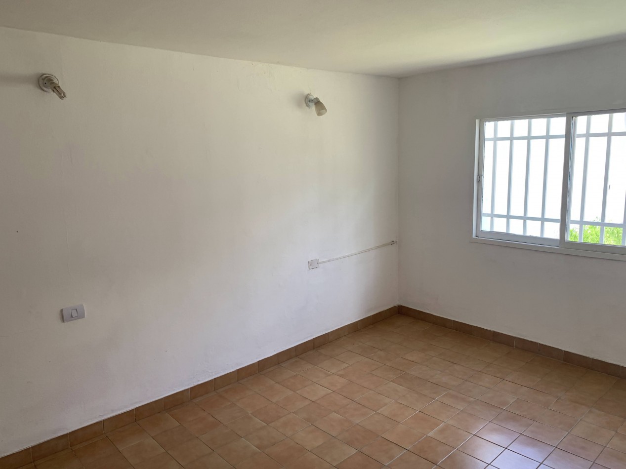 CASA 2 DORM - COCHERA - PATIO + LOCAL COMERCIAL - VENTA - EXCELENTE UBICACION