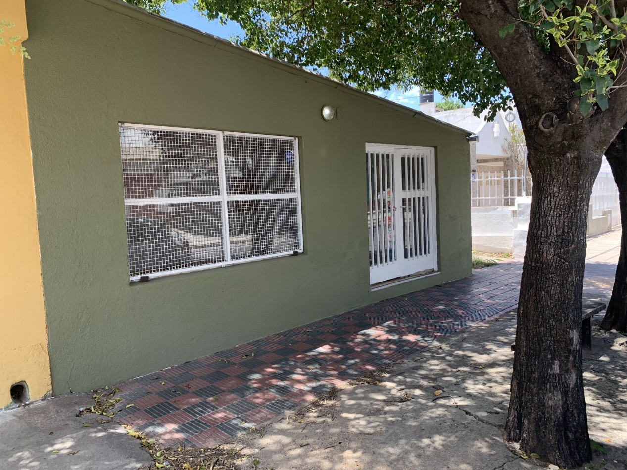 CASA 2 DORM - COCHERA - PATIO + LOCAL COMERCIAL - VENTA - EXCELENTE UBICACION