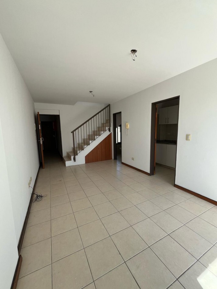 DEPARTAMENTO DUPLEX CENTRO - 1 DORM - 2 BAÑOS - TERRAZA CON ASADOR - APTO CREDITO