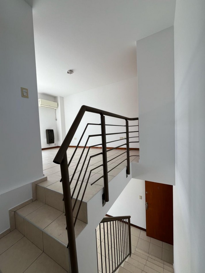 DEPARTAMENTO DUPLEX CENTRO - 1 DORM - 2 BAÑOS - TERRAZA CON ASADOR - APTO CREDITO