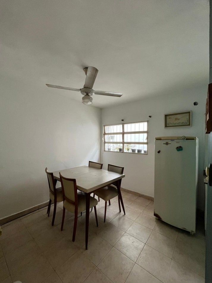 CASA AMPLIA B° COFICO - 4 DORMITORIOS - 2 BAÑOS - COCHERA - EN VENTA