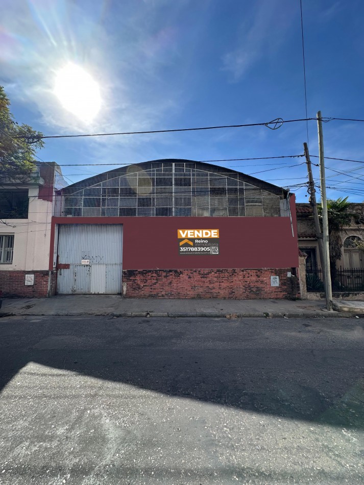 OPORTUNIDAD LOTE / GALPON EN VENTA B° ALBERDI - COCHERA O DESARROLLO INMOBILIARIO