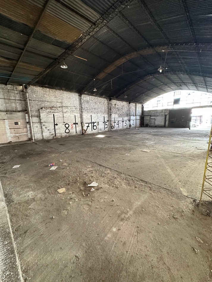 OPORTUNIDAD LOTE / GALPON EN VENTA B° ALBERDI - COCHERA O DESARROLLO INMOBILIARIO