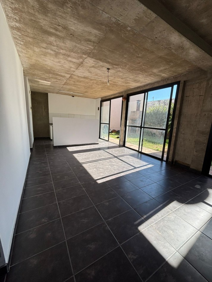 ESPECTACULAR DUPLEX BARRIO CERRADO LA CATALINA - 3 DORMITORIOS - 2 BAÑOS - APTO CREDITO
