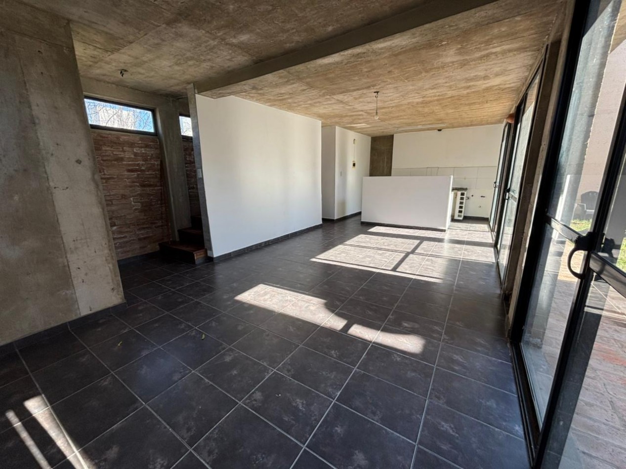ESPECTACULAR DUPLEX BARRIO CERRADO LA CATALINA - 3 DORMITORIOS - 2 BAÑOS - APTO CREDITO