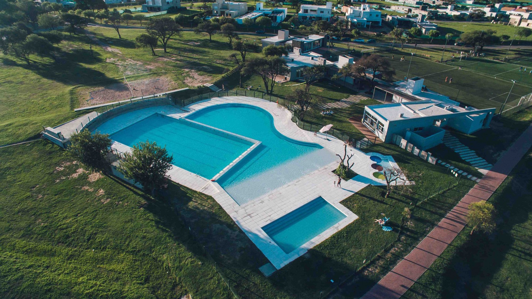 EXCLUSIVO LOTE EN BARRIO SIETE SOLES - 900M2 - SEGURIDAD 24HS - AMENITIES
