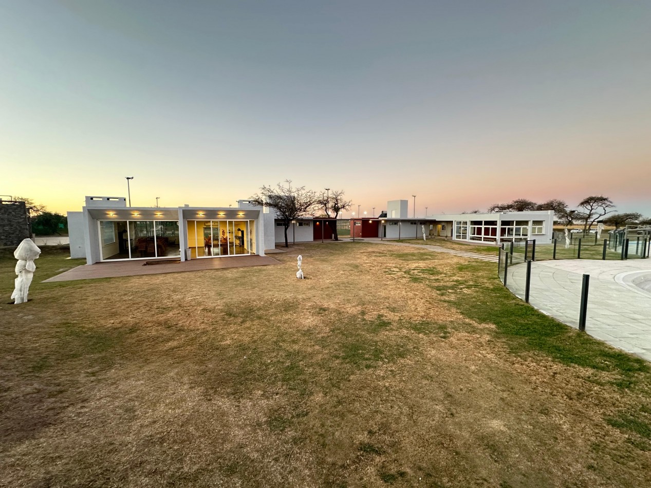 EXCLUSIVO LOTE EN BARRIO SIETE SOLES - 900M2 - SEGURIDAD 24HS - AMENITIES