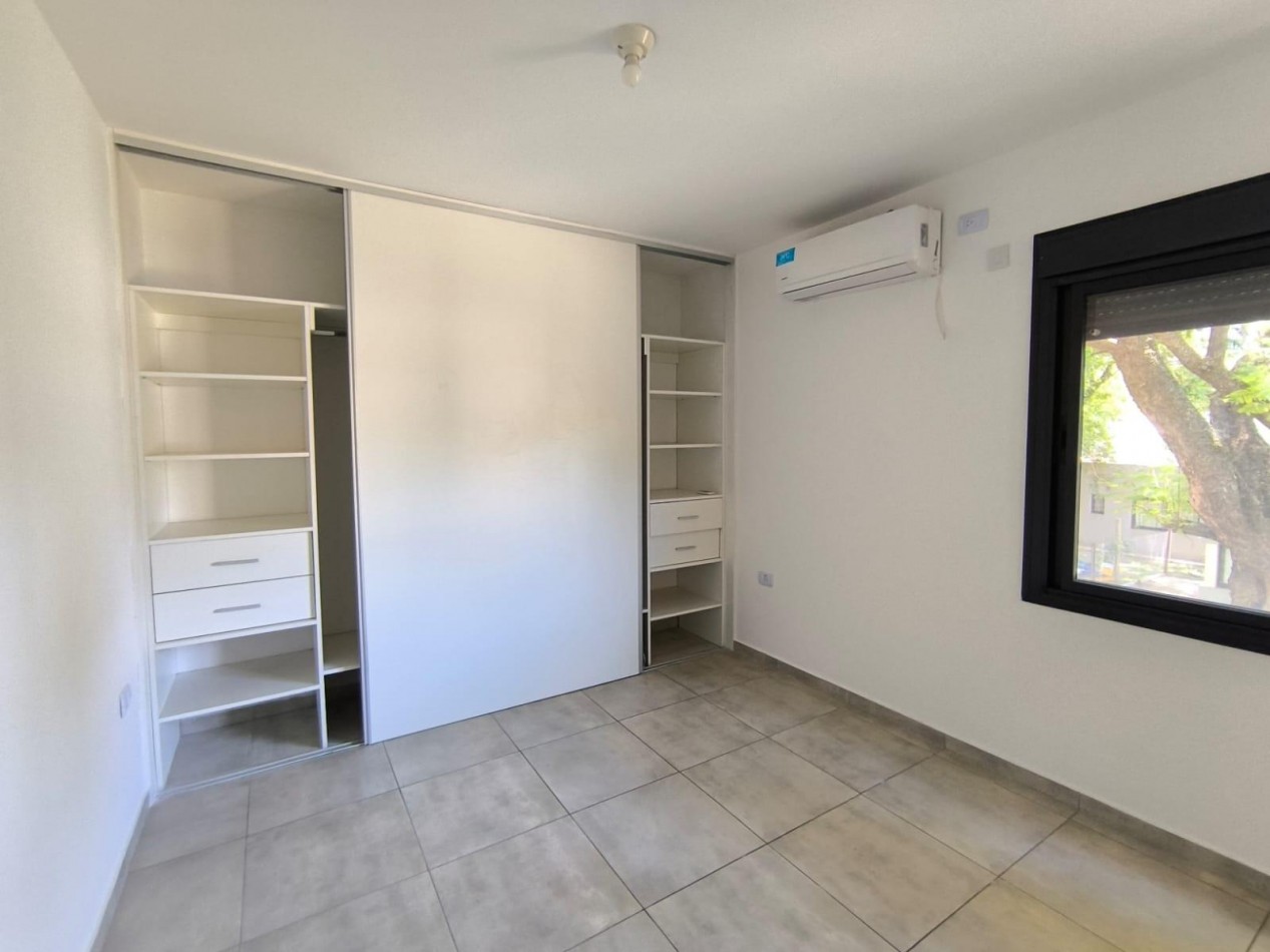 HERMOSA CASA EN HOUSING B° VILLA SAN ALFONSO - VILLA ALLENDE - 3 DORMITORIOS