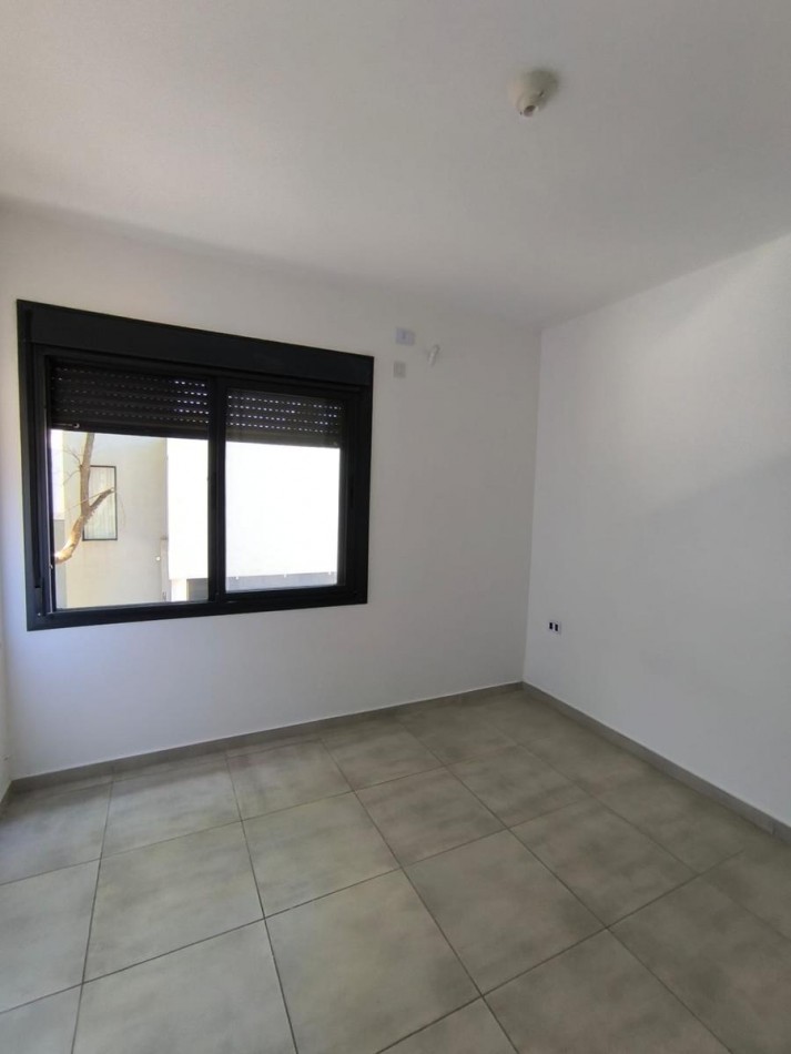 HERMOSA CASA EN HOUSING B° VILLA SAN ALFONSO - VILLA ALLENDE - 3 DORMITORIOS