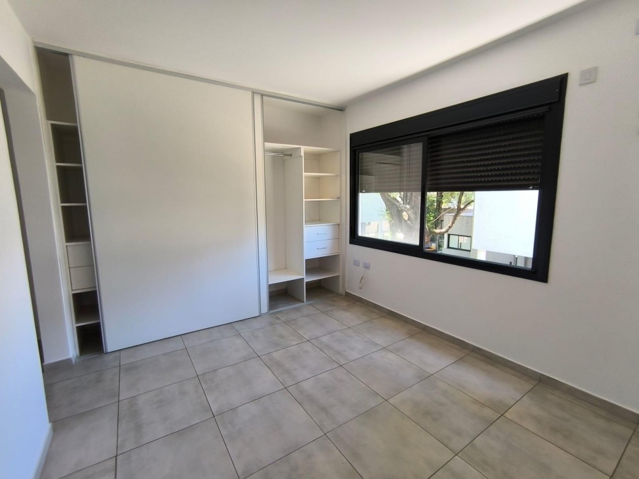 HERMOSA CASA EN HOUSING B° VILLA SAN ALFONSO - VILLA ALLENDE - 3 DORMITORIOS