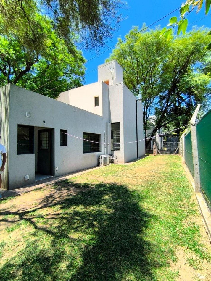 HERMOSA CASA EN HOUSING B° VILLA SAN ALFONSO - VILLA ALLENDE - 3 DORMITORIOS