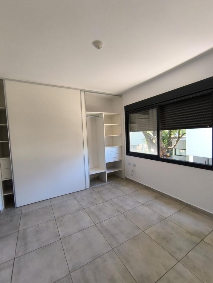 HERMOSA CASA EN HOUSING B° VILLA SAN ALFONSO - VILLA ALLENDE - 3 DORMITORIOS