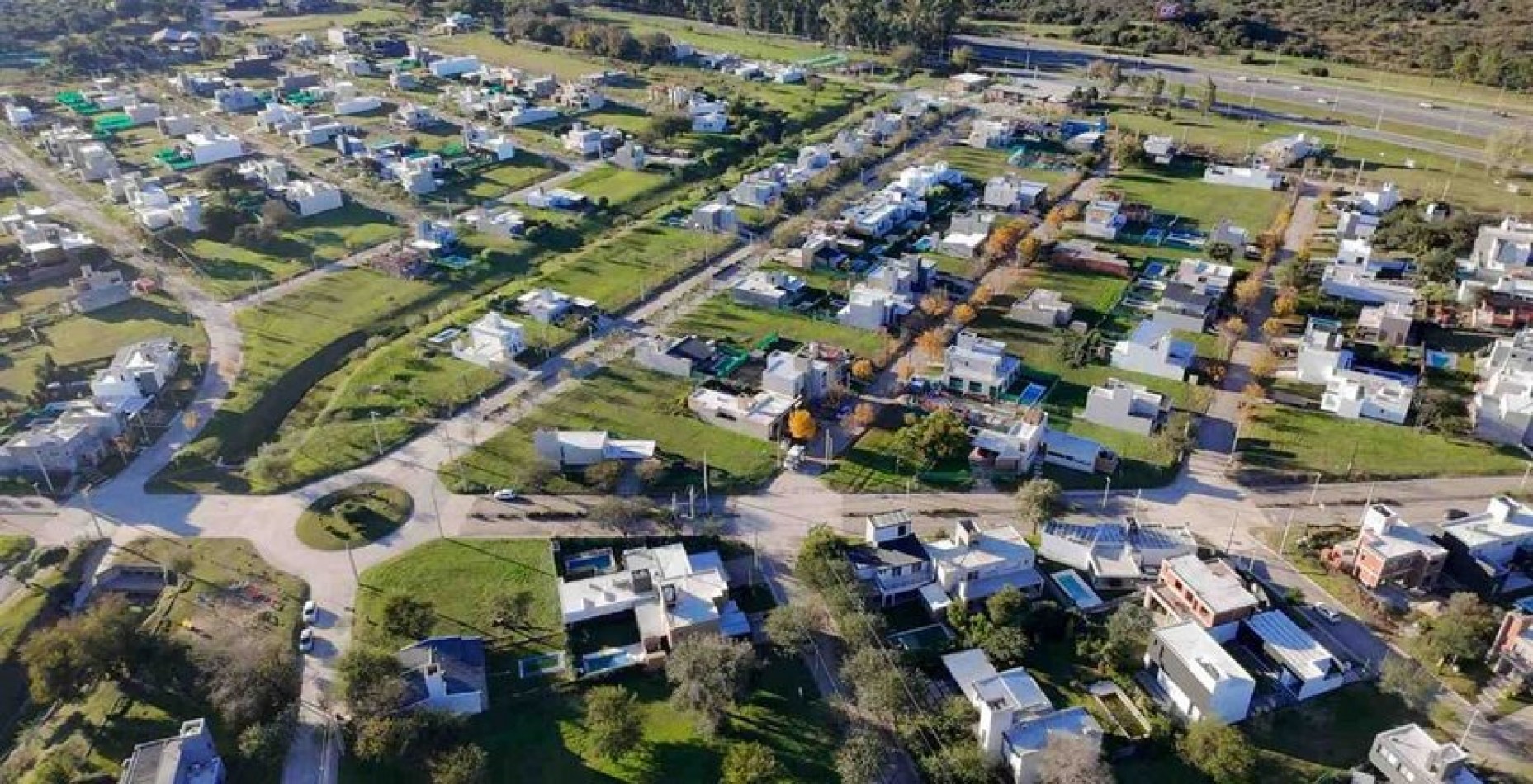 OPORTUNIDAD LOTE EN VENTA EN TEJAS CUATRO 350M2 SEGURIDAD 24HS 