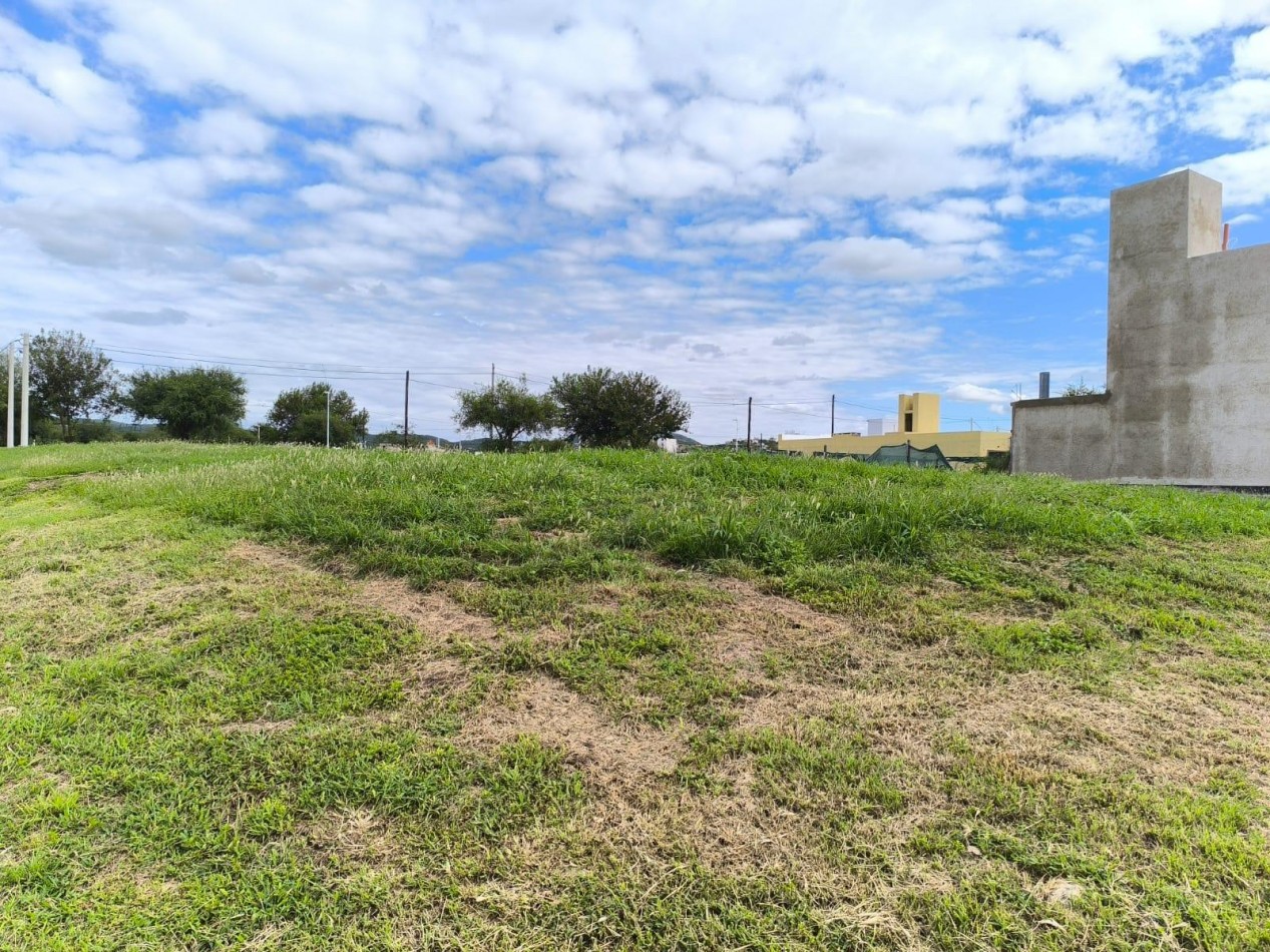 HERMOSO LOTE EN VENTA EN TEJAS CUATRO 477M2 SEGURIDAD 24HS 