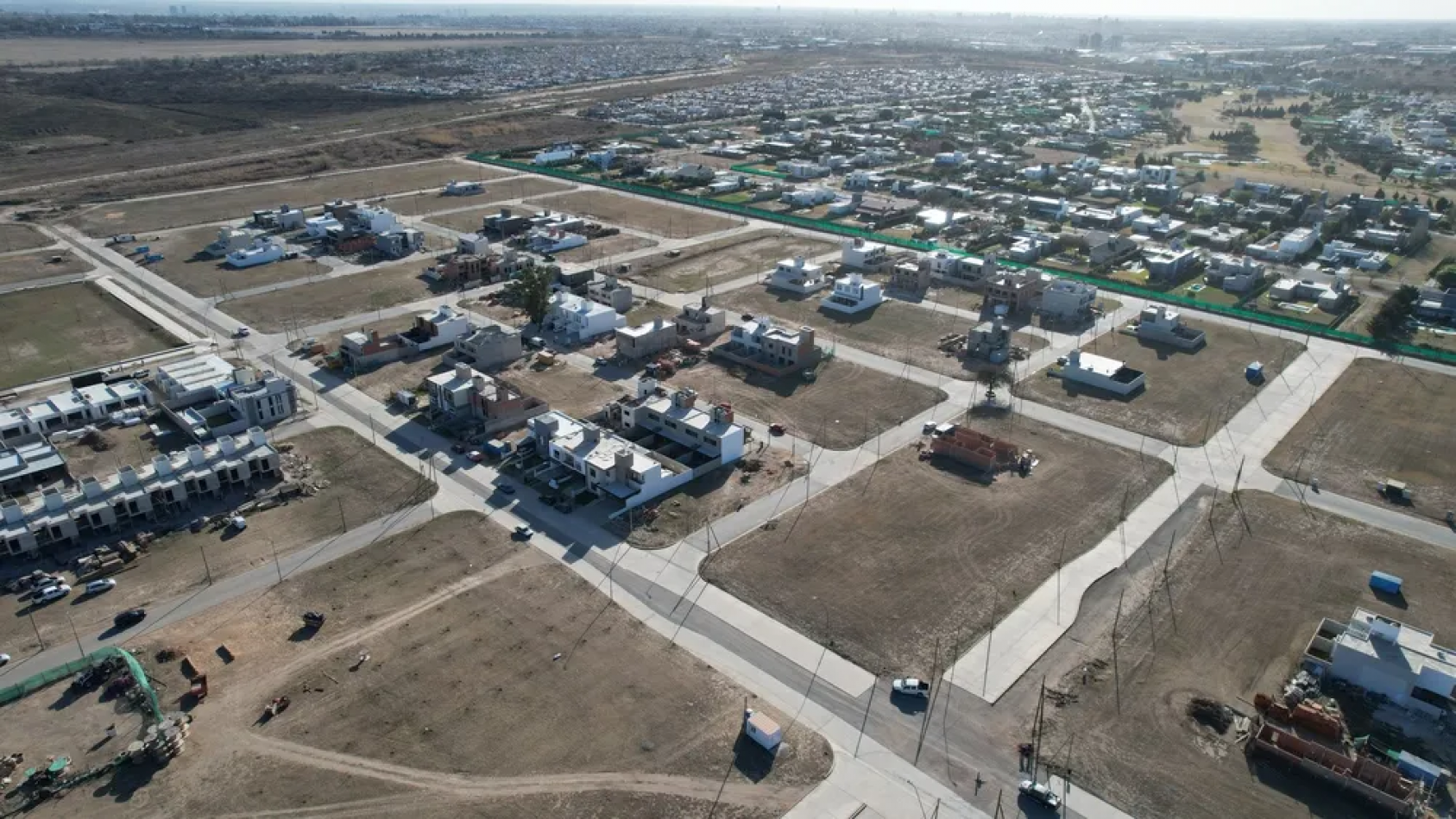 LOTE EN VENTA RINCONES DE MANANTIALES APTOS DUPLEX SEGURIDAD 24HS