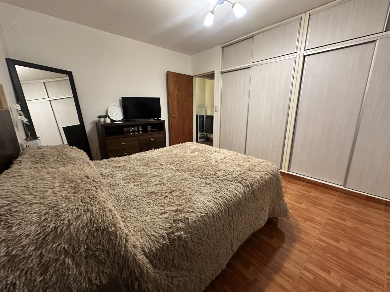 Casa en venta en Alto Alberdi - 3 dormitorios, patio con pileta y cochera doble