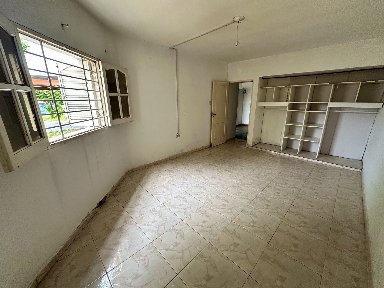 CASA EN VENTA BARRIO SAN IGNACIO 3 DORMITORIOS 2 BAÑOS OFICINA PRIVADA