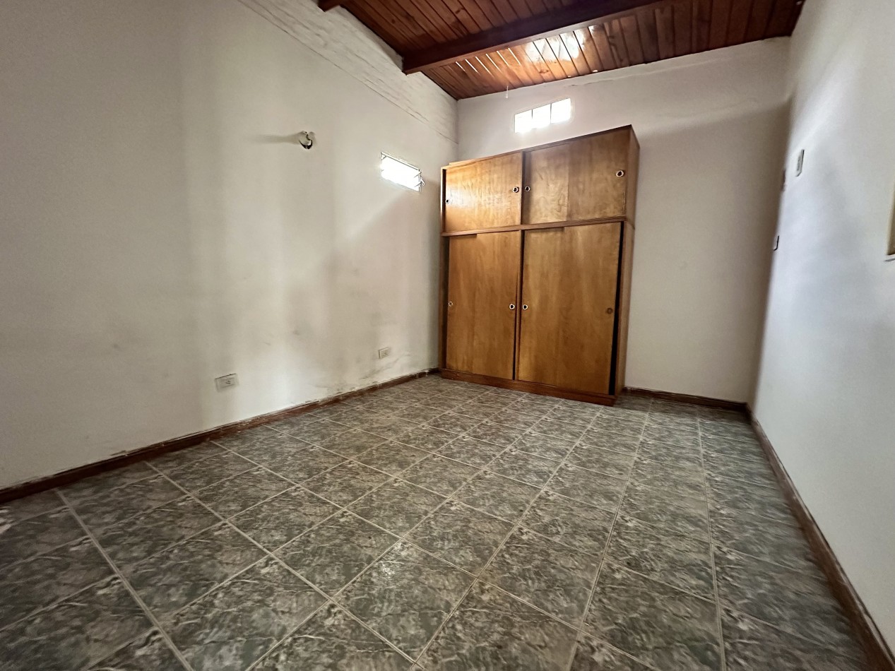CASA EN VENTA BARRIO SAN IGNACIO 3 DORMITORIOS 2 BAÑOS OFICINA PRIVADA