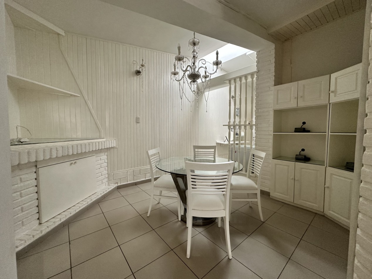 CASA EN VENTA VILLA BELGRANO IDEAL OFICINAS O CONSULTORIOS 2 DORMITORIOS SALA DE REUNION 200M2