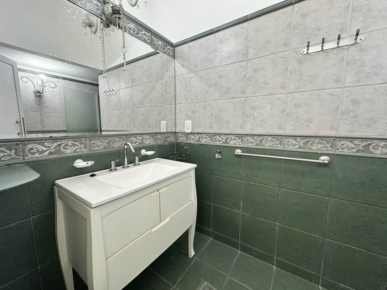 CASA EN VENTA VILLA BELGRANO IDEAL OFICINAS O CONSULTORIOS 2 DORMITORIOS SALA DE REUNION 200M2