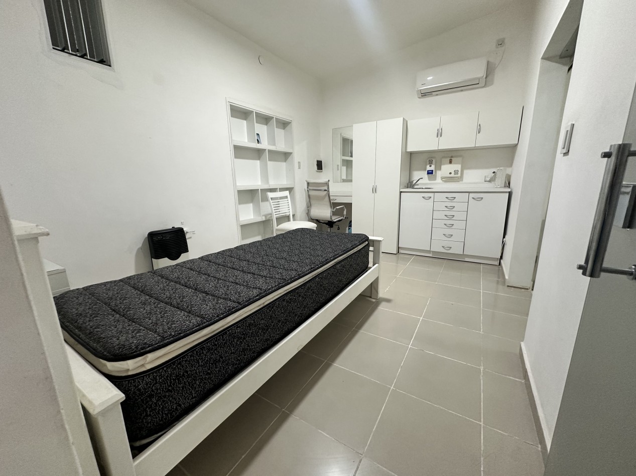 CASA EN VENTA VILLA BELGRANO IDEAL OFICINAS O CONSULTORIOS 2 DORMITORIOS SALA DE REUNION 200M2