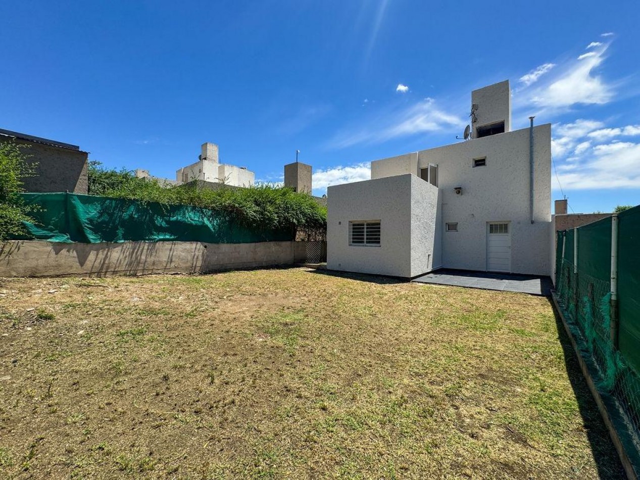 Casa en venta en complejo cerrado Los Algarrobos - Villa Allende | Apto credito