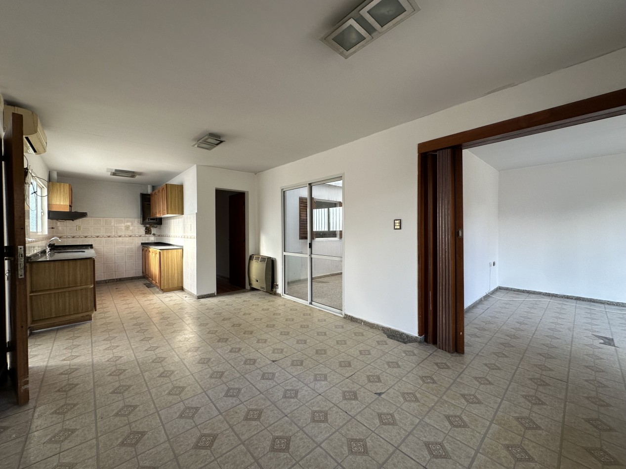 Oportunidad Casa en venta 3 dormitorios con pileta y quincho - Barrio Matienzo