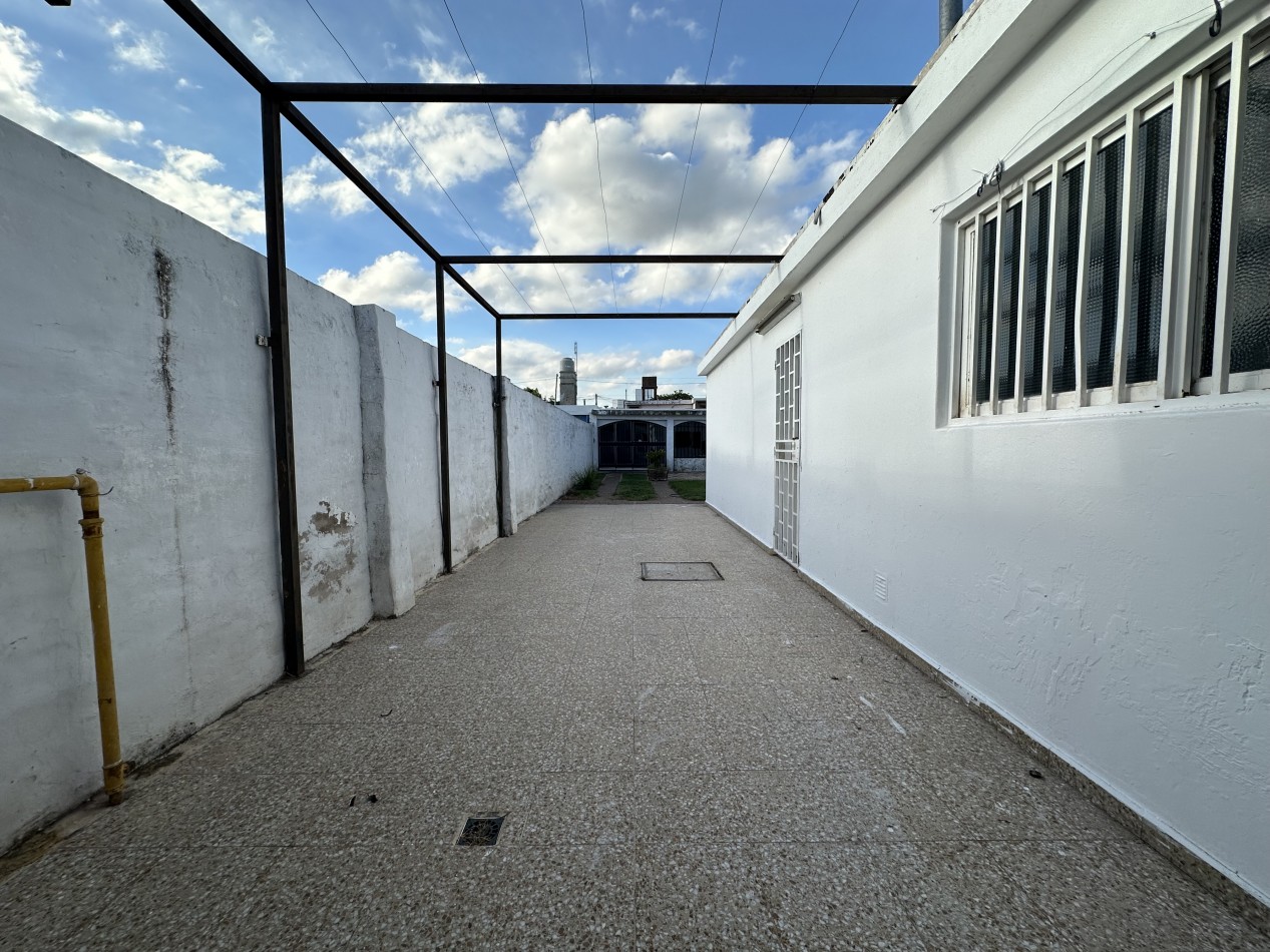 Oportunidad Casa en venta 3 dormitorios con pileta y quincho - Barrio Matienzo