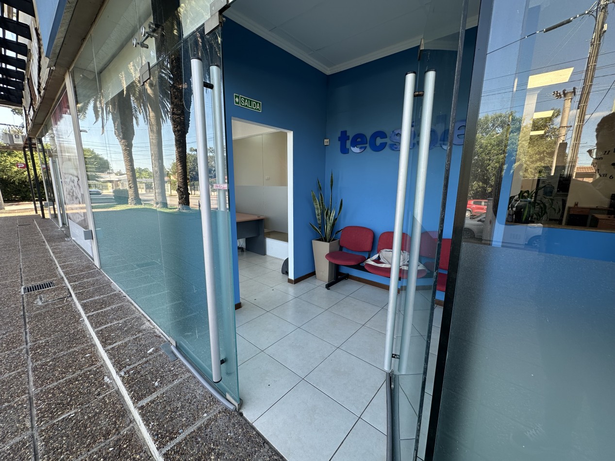 Local comercial en venta en Las Rosas Plaza - 120 m² con cochera - Escobar Cerro de las Rosas