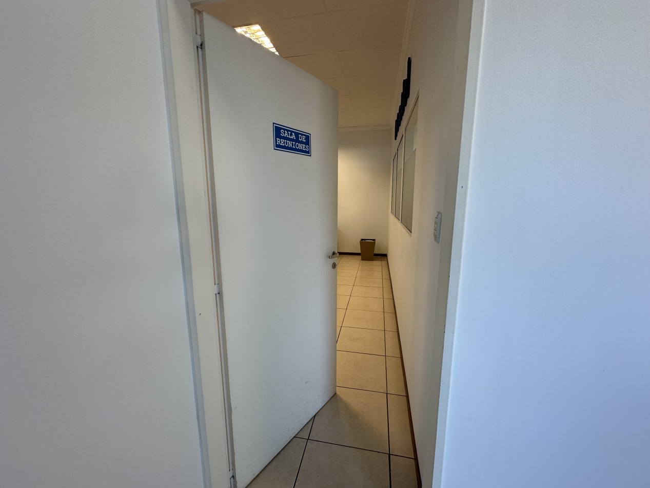 Local comercial en venta en Las Rosas Plaza - 120 m² con cochera - Escobar Cerro de las Rosas