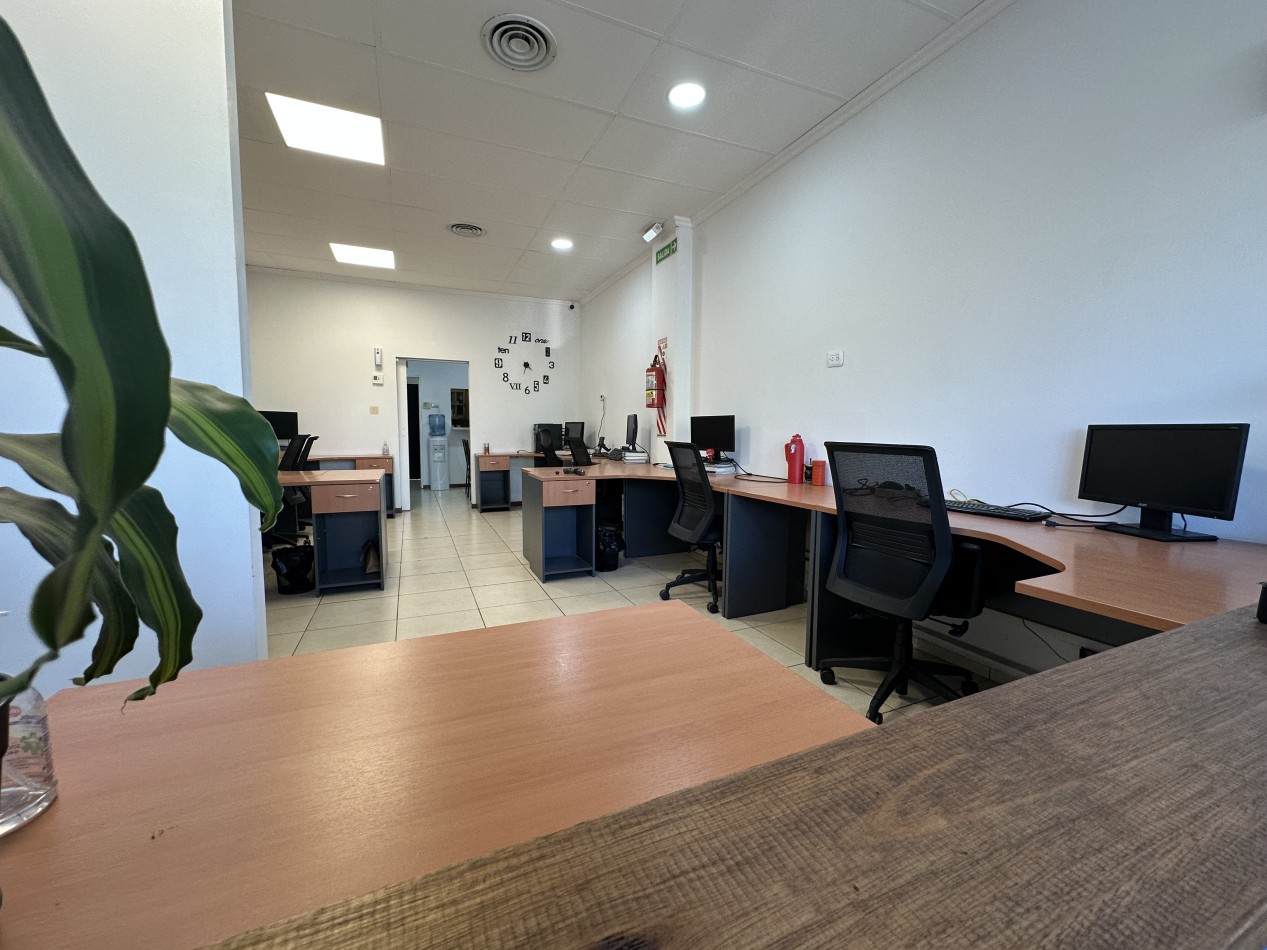 Local comercial en venta en Las Rosas Plaza - 120 m² con cochera - Escobar Cerro de las Rosas