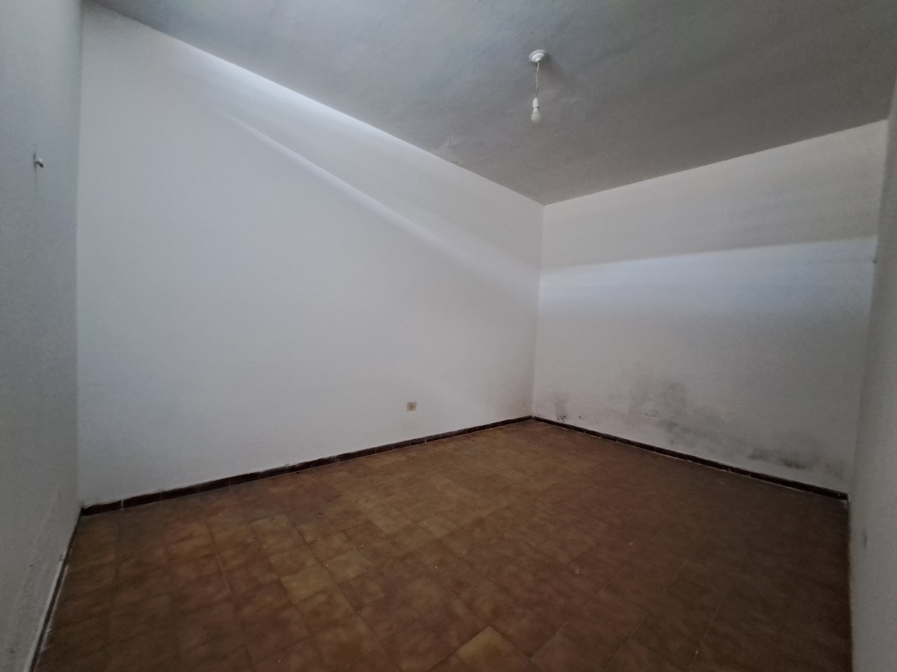 Casa en venta 3 dormitorios con patio y asador - B° Caceres - A metros de Guemes