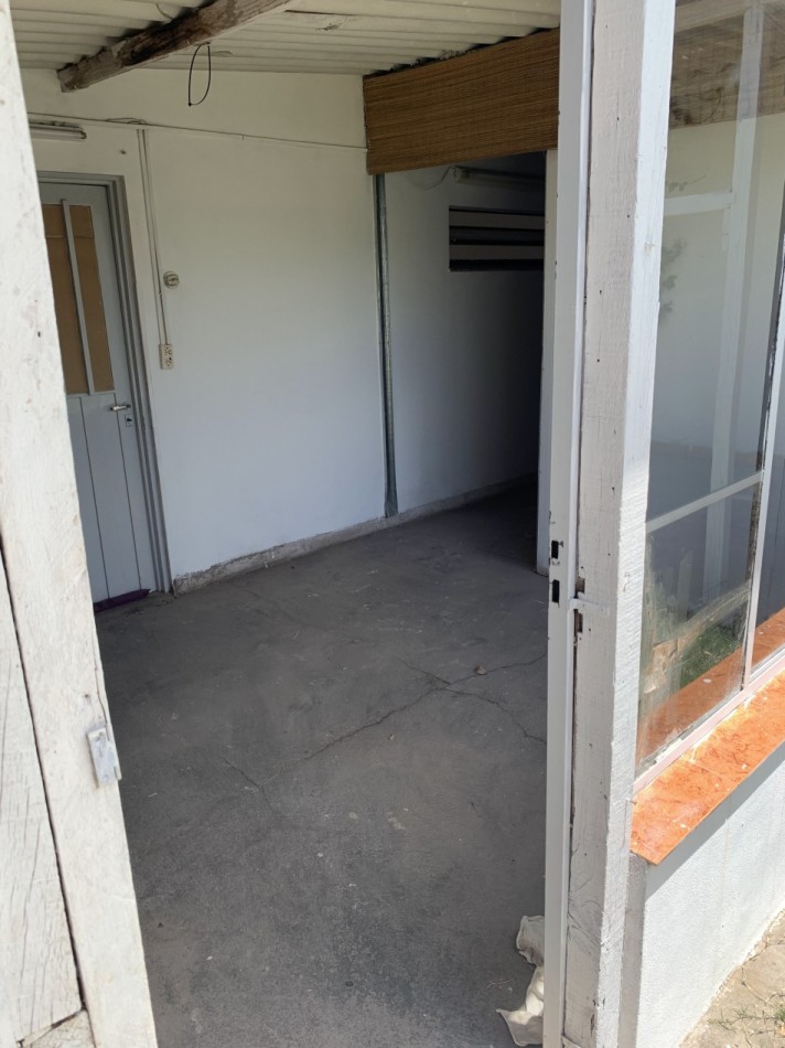 CASA 2 DORM - COCHERA - PATIO + LOCAL COMERCIAL - VENTA - EXCELENTE UBICACION