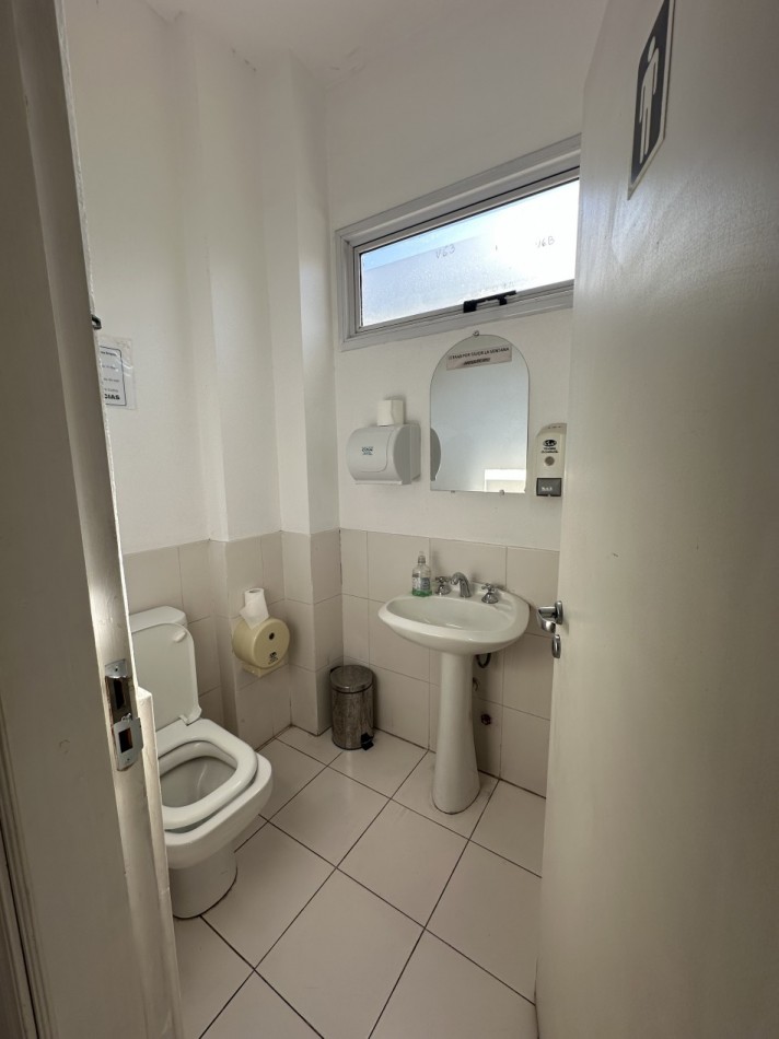 Local comercial en venta en Las Rosas Plaza - 120 m² con cochera - Escobar Cerro de las Rosas