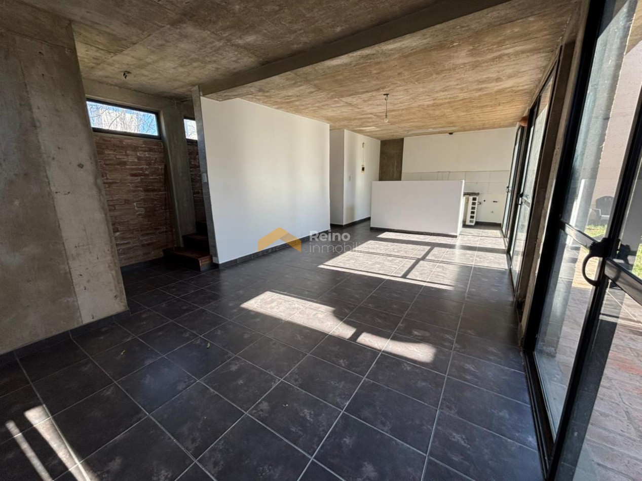 ESPECTACULAR DUPLEX BARRIO CERRADO LA CATALINA - 3 DORMITORIOS - 2 BAÑOS - APTO CREDITO