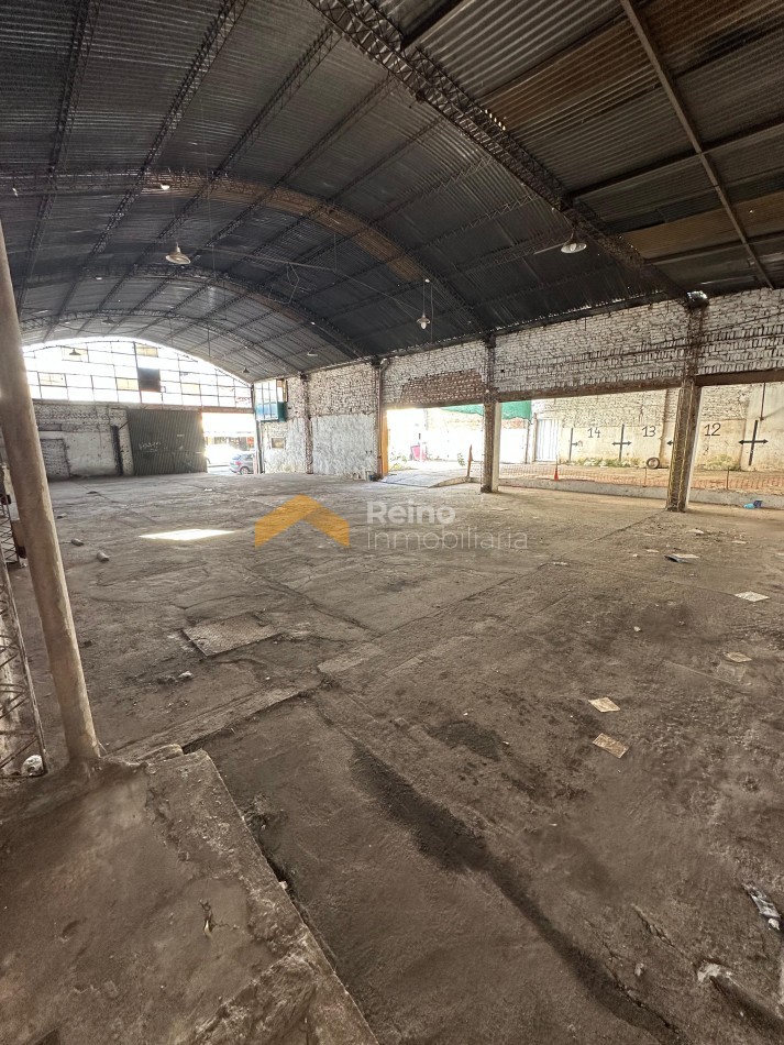 OPORTUNIDAD GALPON EN VENTA B° ALBERDI - COCHERA O DESARROLLO INMOBILIARIO